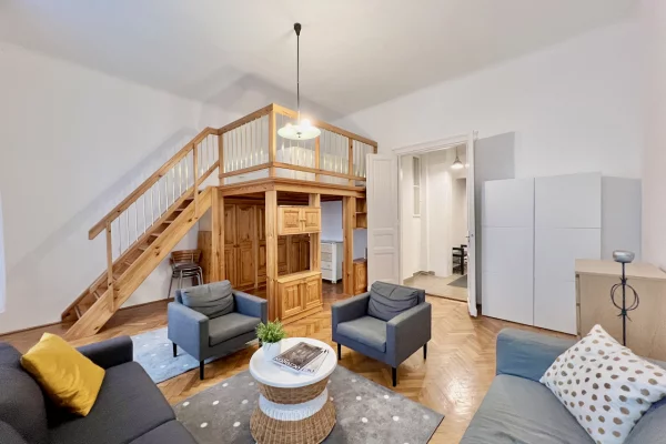 Honvéd street apartment for sale