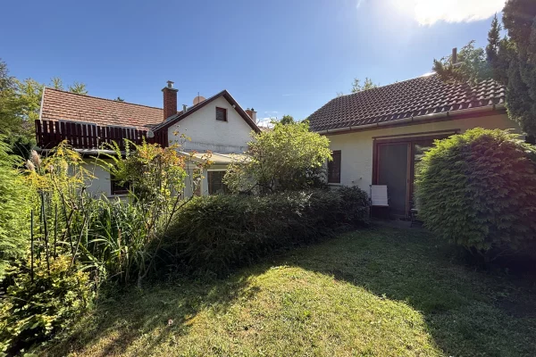 House WIth Garden On Zöldkő Street