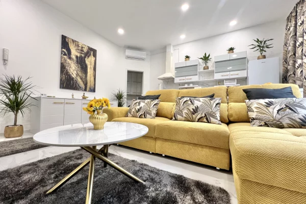 Apartment for Sale in Irányi Street